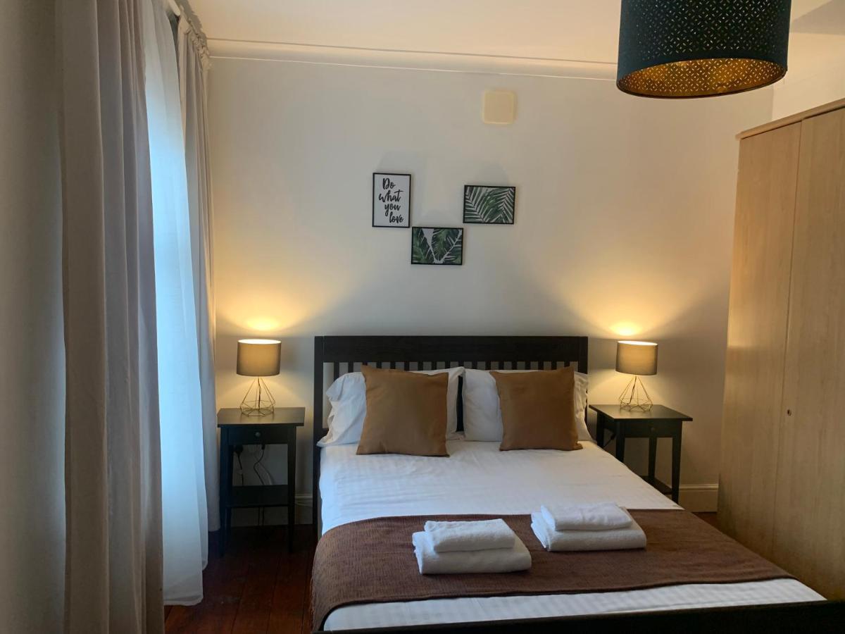 Unique 2 Bedroom Apartment In London/ Excel / Olympic City Close To Central Line Tube Station With Gated Parking Space Екстериор снимка